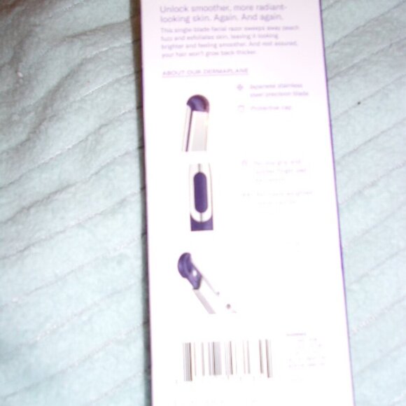 Flamingo Dermaplane Razor Reusable Facial Razor 1 Razor Handle 2 Refills - Picture 2 of 2